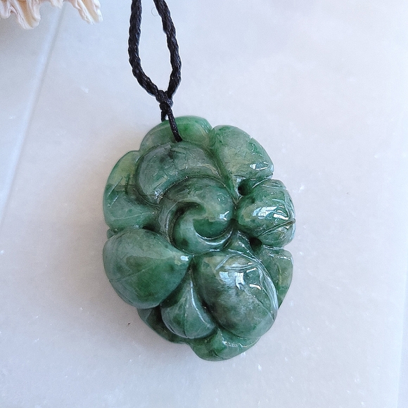 Certified Genuine Hand Carved Flower Jadeite Pendant Necklace NWT - Picture 7 of 11